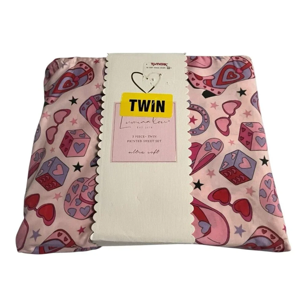 Lumina Lou Twin Sheet‎ Set Pink Hearts Cowboy Boots Hat All Over Print Valentine